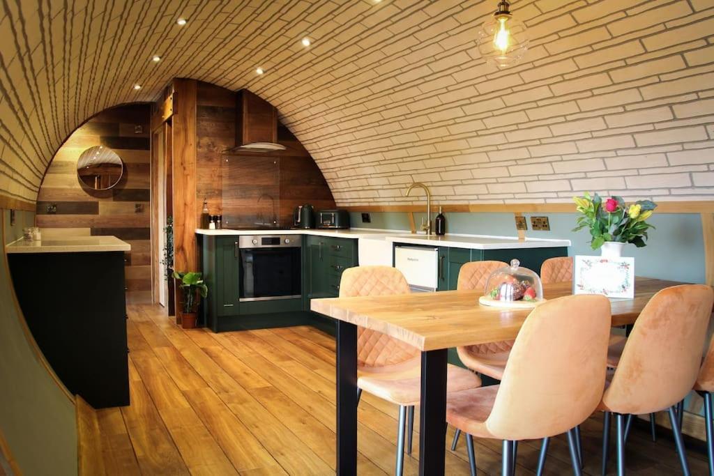 Hedgehogs View Apartment เรย์อาเดอร์ ภายนอก รูปภาพ